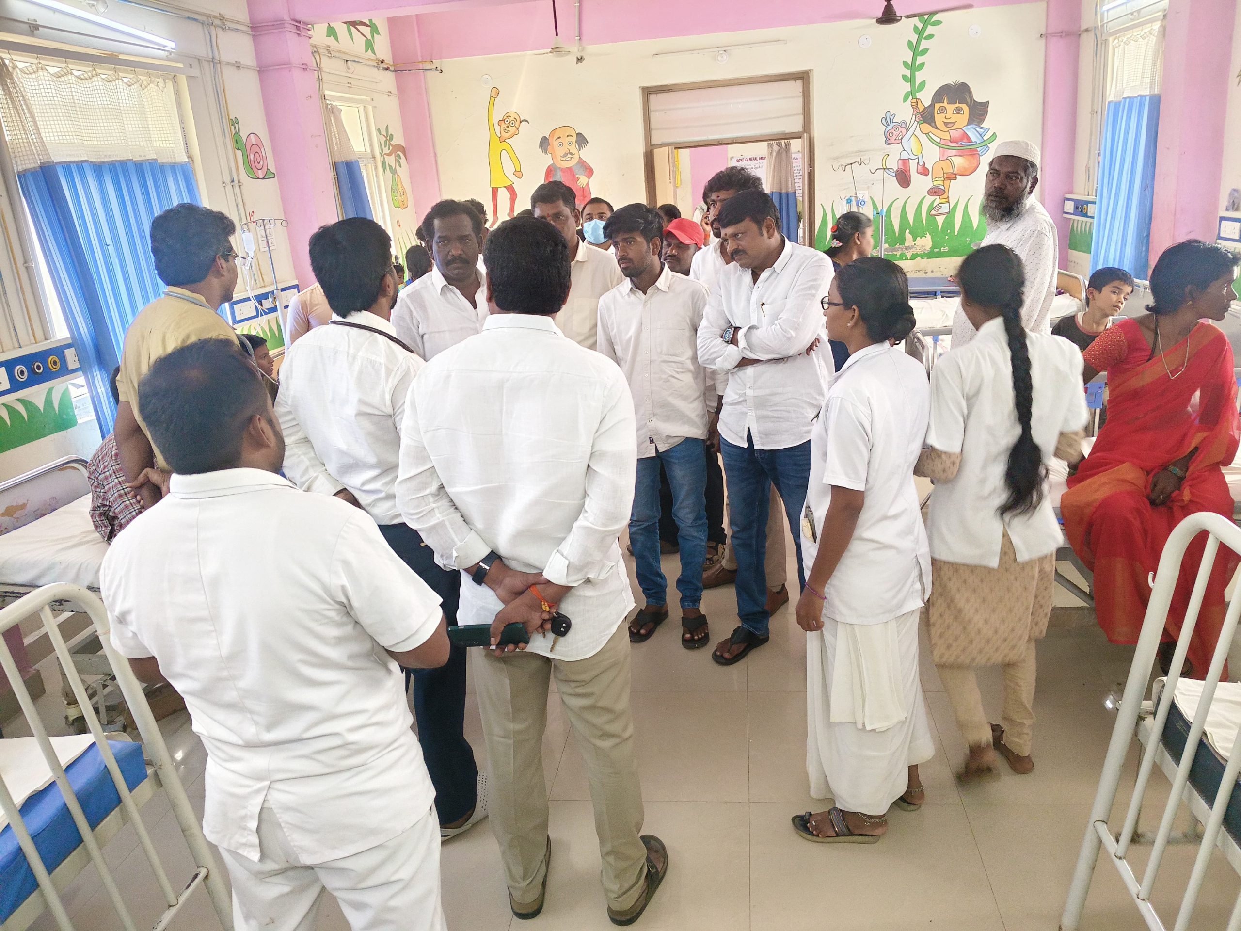 బీసీ హాస్టల్ ఫుడ్ బాలురు వసతి ఫుడ్ పాయిజన్.