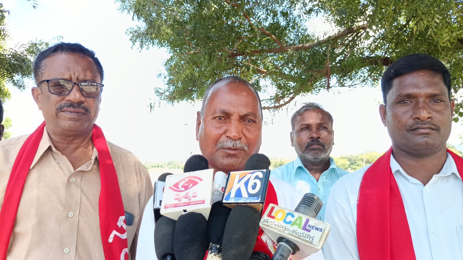 కేంద్ర రాష్ట్ర ప్రభుత్వాలు రైతు వ్యతిరేక విధానాలు విడనాడాలి..!