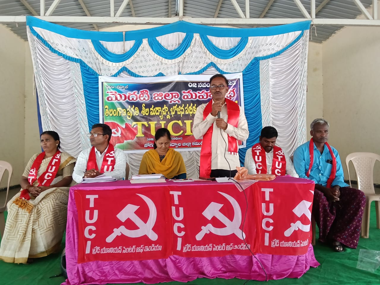 మధ్యాహ్న భోజన కార్మికులకు పదివేల జీతాన్ని అమలు చేయాలి