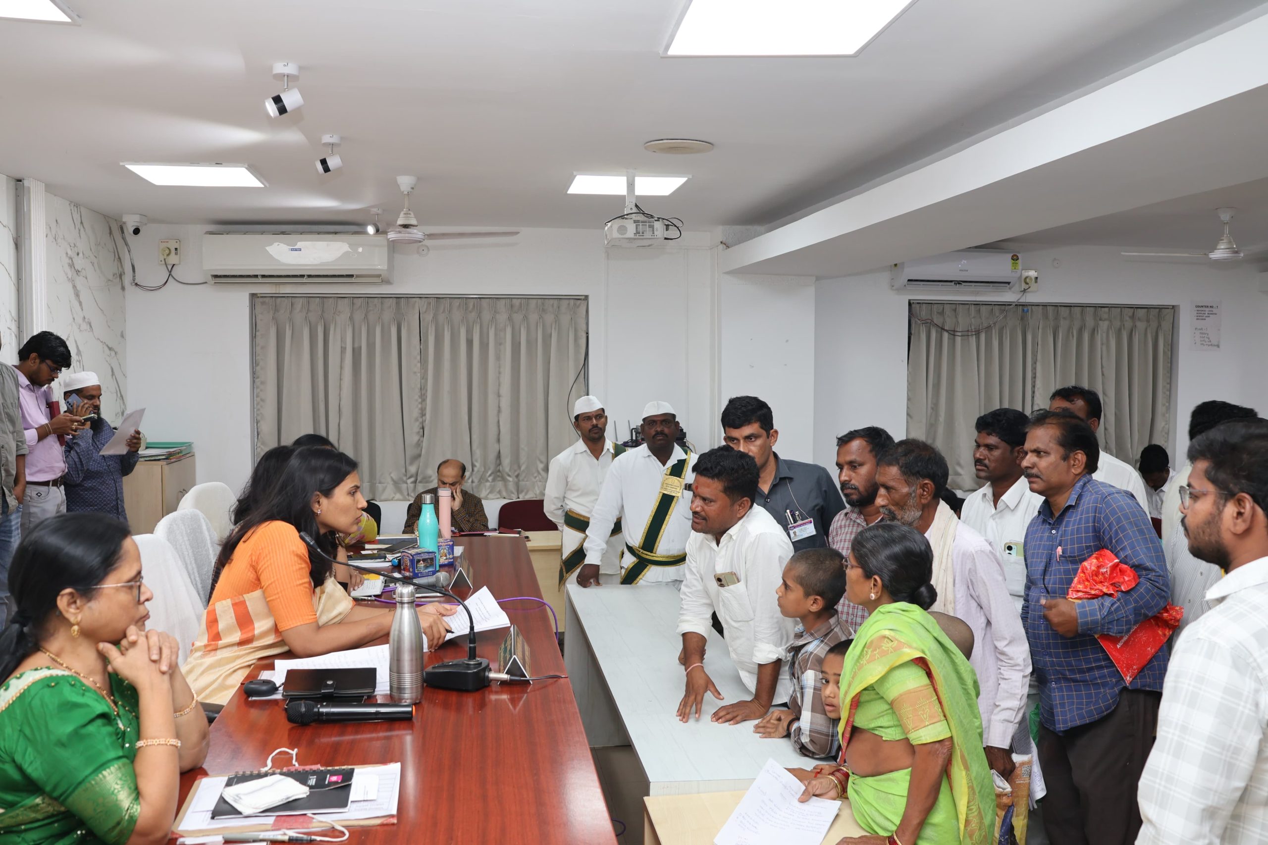 ప్రజావాణి 32 దరఖాస్తులు