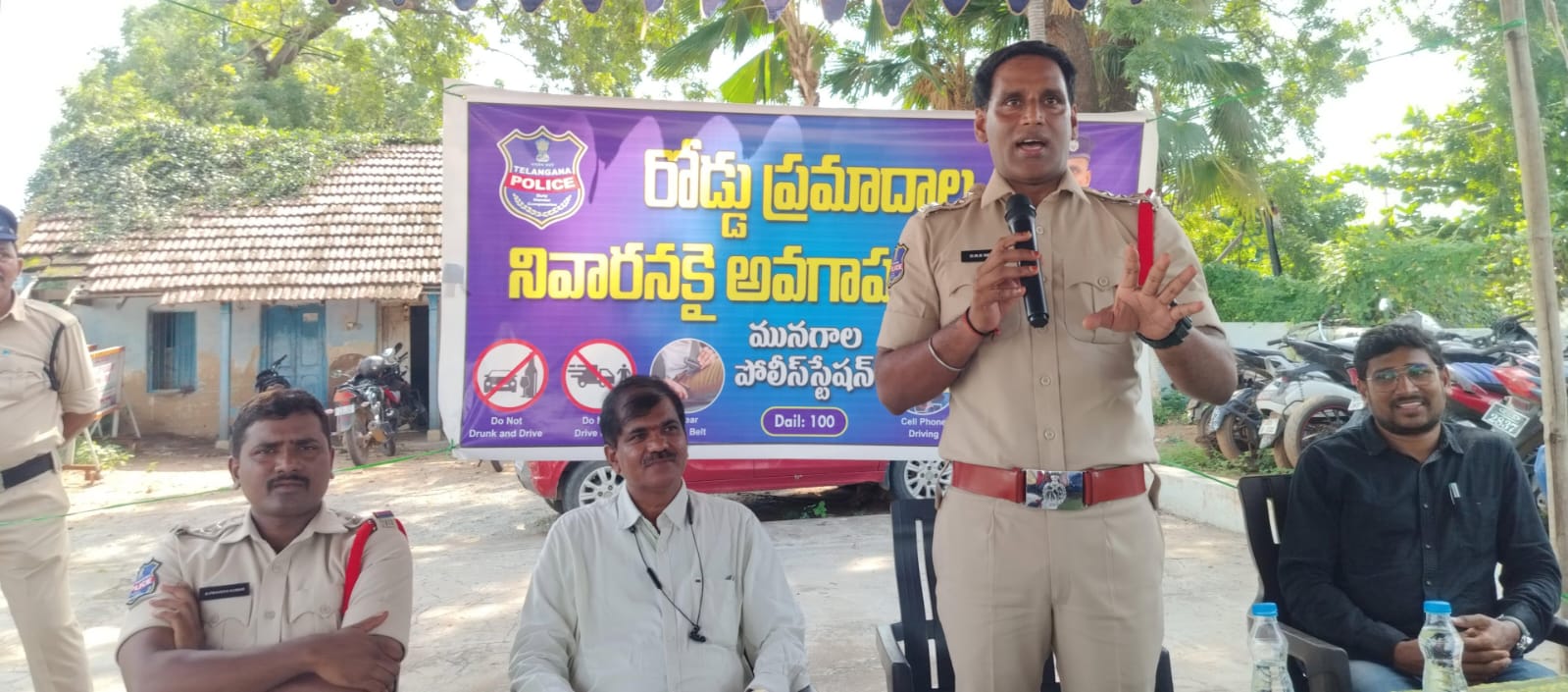 ప్రతి ఒక్కరూ రోడ్డు భద్రత నియమ నిబంధనలను పాటించాలి