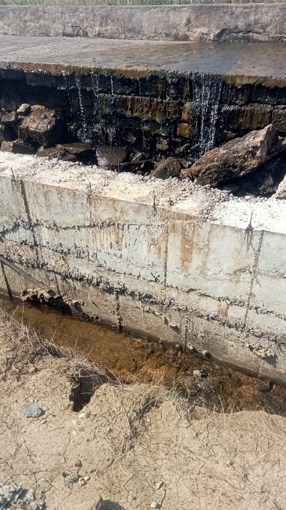 లోన లొటారం పైన పటారం చెరువు మత్తడి పరిస్థితి