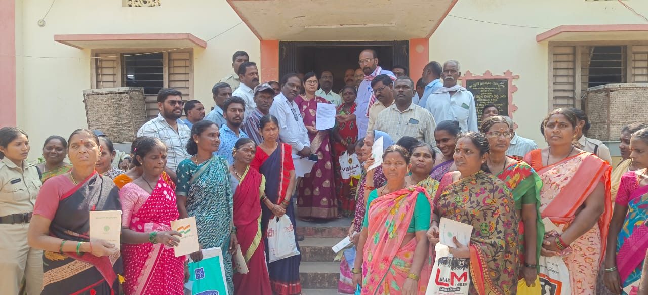 రామడుగు పేదల భూముల సమస్య పరిష్కరించకుంటే ఆందోళనలు ఉదృతం..!