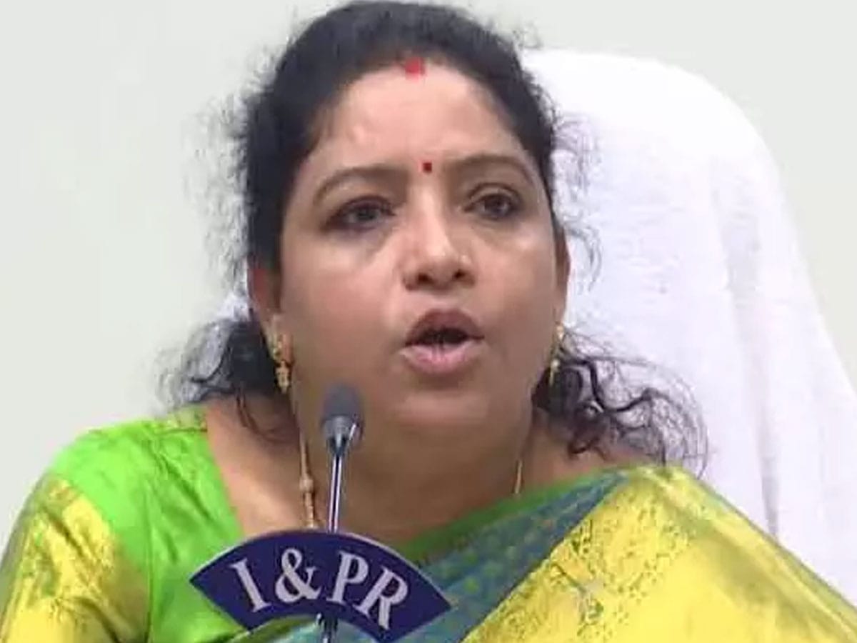 మంత్రి సంధ్యారాణి అల్టిమేటం: సాక్షి మీడియాపై ‘ఫేక్ న్యూస్’ దాడి, “నా బిడ్డపై ఆరోపణలు చేసిన ఏ ఒక్కరినీ వదలను!”