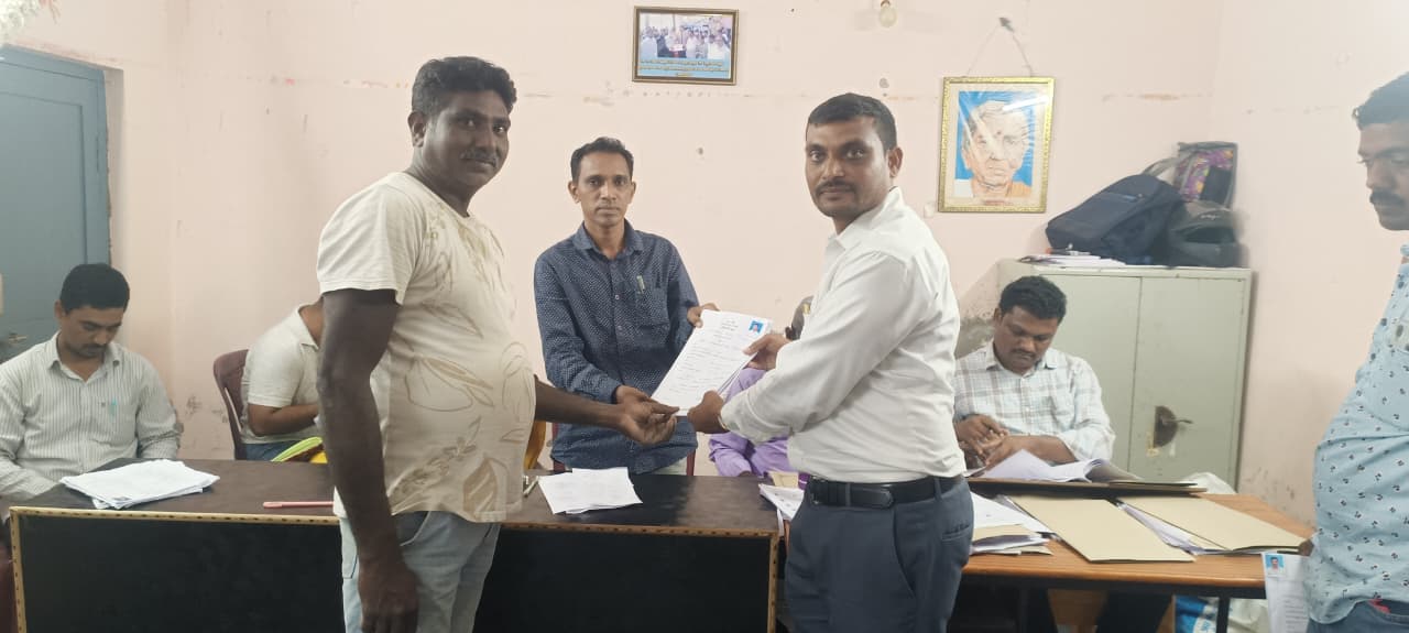 ఇకపై బ్రిటిష్ పరిపాలన నుంచి విముక్తి కలగబోతోంది ?అశ్వాపురం మండలం నెల్లిపాక బంజర్ సర్పంచ్ ఎన్నికల బరిలో రెబల్ అభ్యర్థి గా, అరుణ్ తేజ