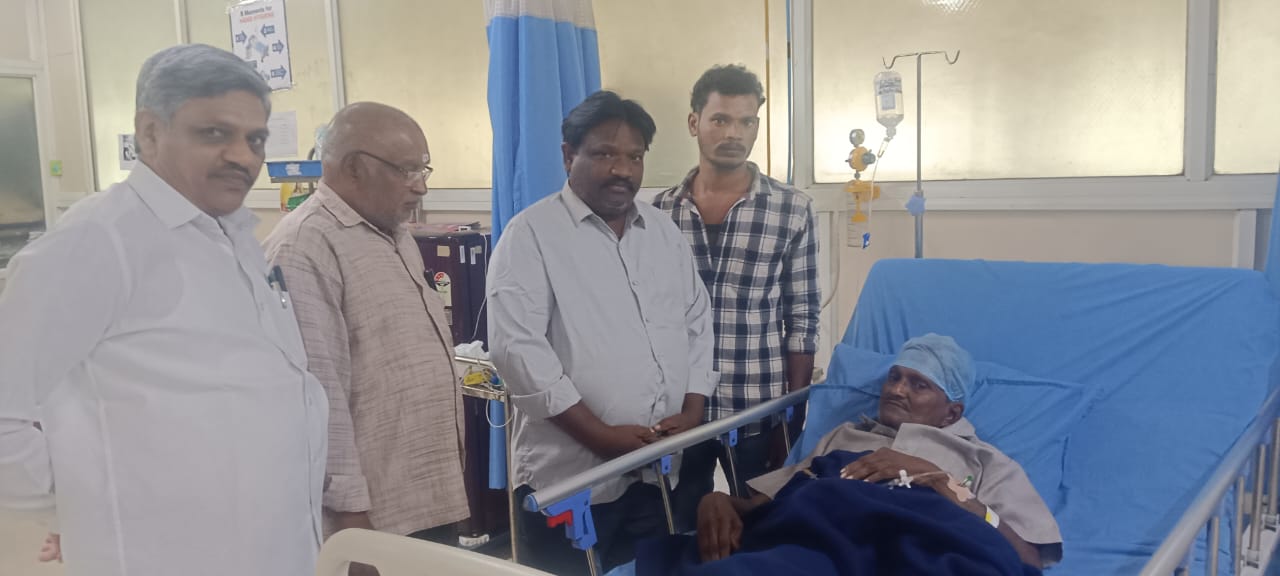 సీనియర్ పత్రికలు రెడ్డి బాబుని పరామర్శించిన బహుజన సమాజ్ పార్టీ నాయకులు