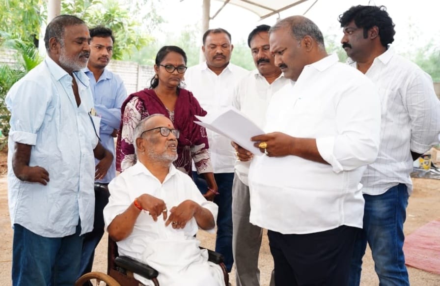 దివ్యాంగుల సమస్యలపై ఎమ్మెల్యేకు వినతి