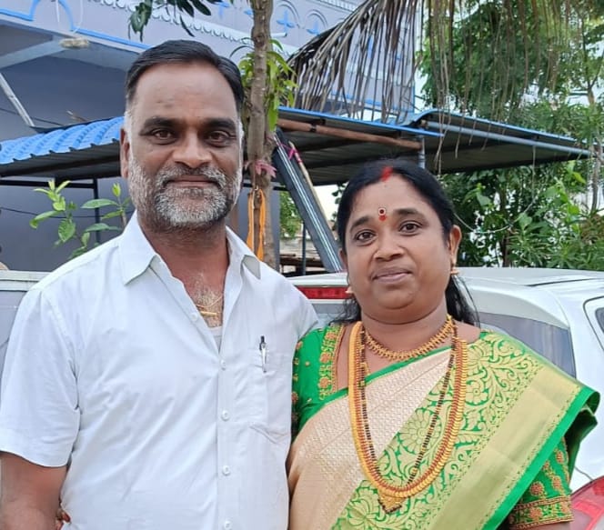 కత్తెర గుర్తుకు ఓటు రాజ్యలక్ష్మి. శ్రీనివాస్ ను గ్రామ సర్పంచిగా గెలిపించండి