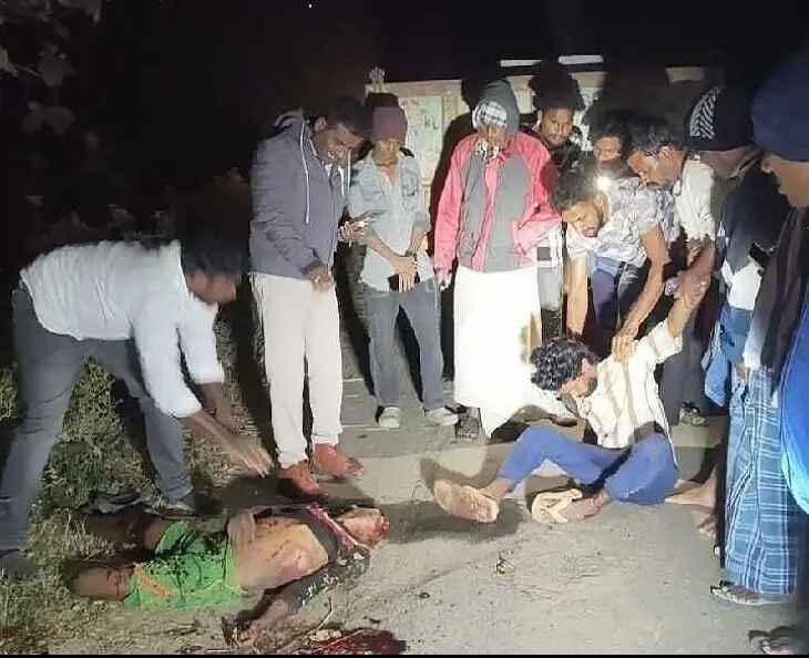 ట్రాక్టర్పై నుంచి జారిపడి యువకుడి మృతి