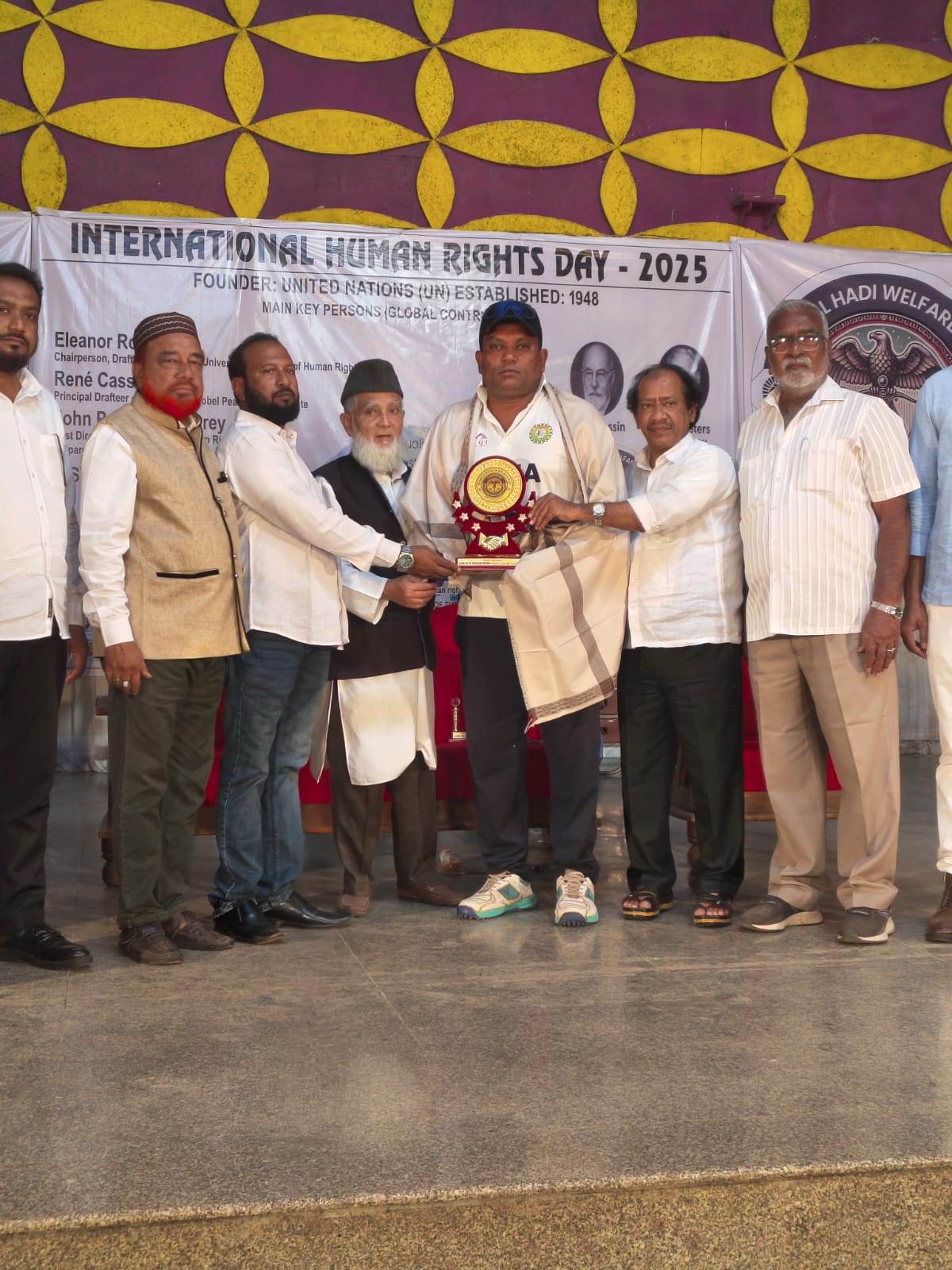 క్రీడలు విద్యార్థుల జీవితాల్లో ఆత్మవిశ్వాసాన్ని మానసిక ఉల్లాసాన్ని, మనోస్థైర్యాన్నిపెంపొందిస్తయిజాతీయ దివ్యాంగ క్రికెట్ క్రీడాకారుడు అలుసూరి శివకోటి