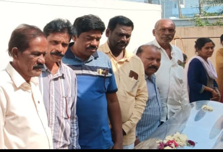 అకస్మాత్తుగా మృతి చెందిన కుంకుమ దయానంద్‌కు బీఎస్పీ నాయకుల నివాళులు