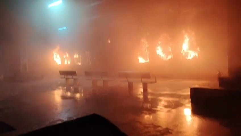 ఒక్కరు చూపిన సమయస్ఫూర్తి.. వందలాది ప్రాణాలు సేఫ్: ఎర్నాకుళం ఎక్స్‌ప్రెస్‌లో పెను ప్రమాదం తప్పిందిలా!