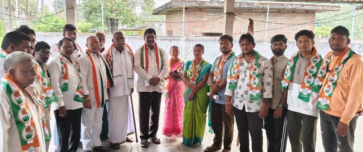 కాంగ్రెస్ లో చేరిన నాగారం మాజీ సర్పంచ్ బానోతు రాజా,మంగమ్మ