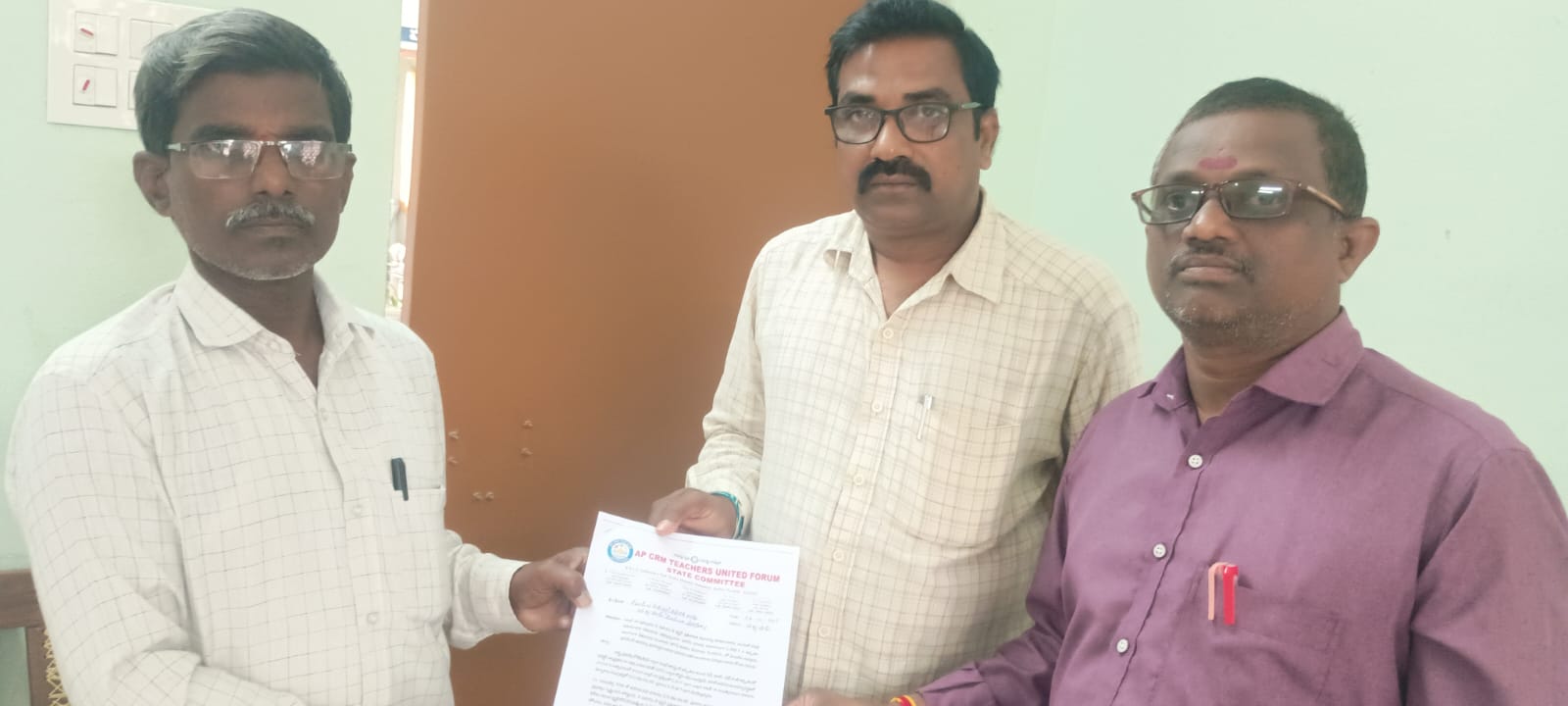 సి ఆర్ యం టీచర్ల న్యాయమైన డిమాండ్ల పరిష్కారానికి వినతిపత్రం
