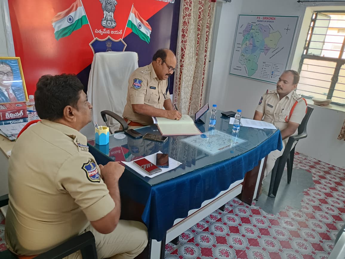 ఏసిపి సిరికొండ పోలీస్ స్టేషన్ సందర్శన..!