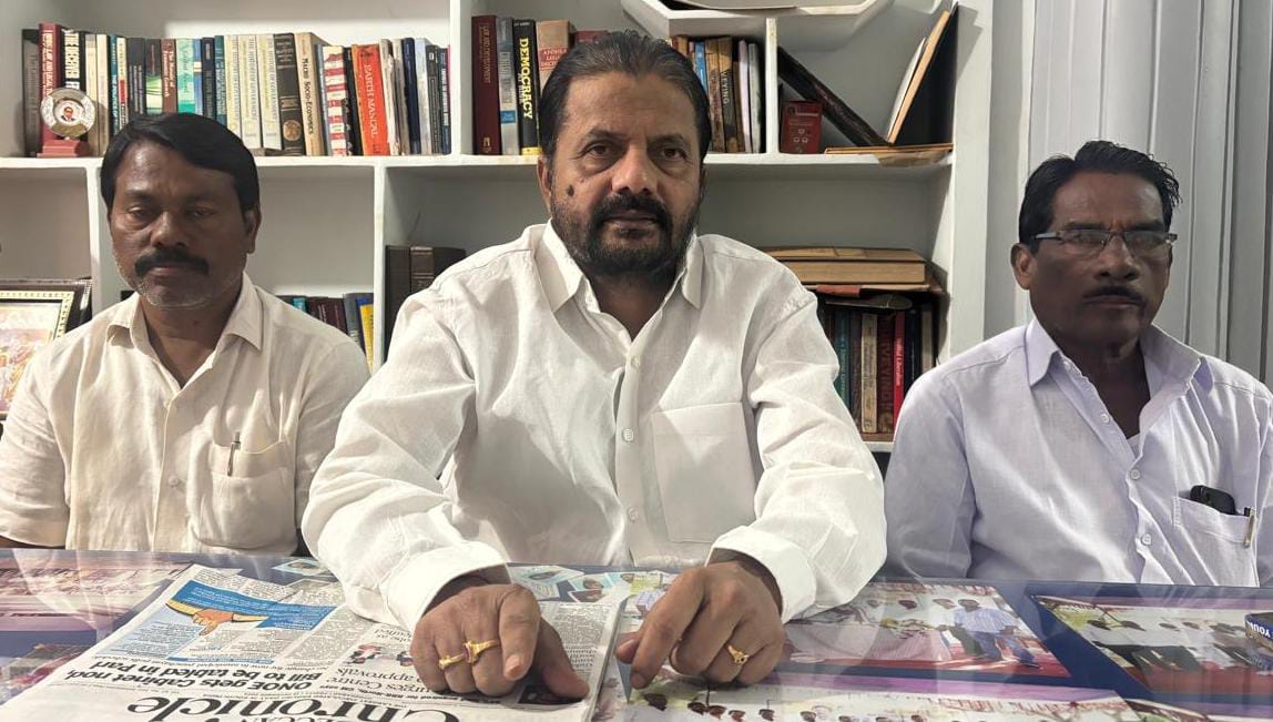 ట్రైడెంట్ చక్కెర కర్మాగారంను ప్రారంభించి చెరుకు రైతులను ఆదుకోవాలి..ఎస్సి కార్పొరేషన్ మాజీ చెర్మన్ వై.నరోత్తం..