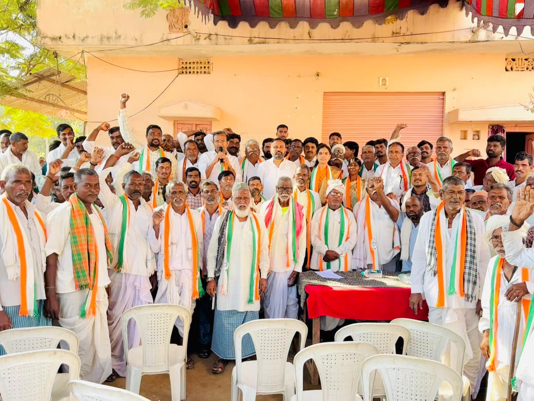 కాంగ్రెస్ పార్టీలో చేరిన బీఆర్ఎస్ పార్టీ నాయకులు, కార్యకర్తలు