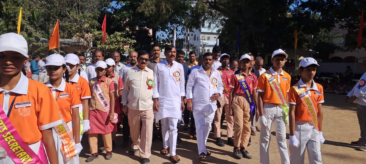 ఎల్‌ఐజీ విద్యా భారత్ హై స్కూల్‌లో క్రీడోత్సవాన్ని ప్రారంభించిన ఎమ్మెల్సీ డాక్టర్ అంజిరెడ్డి