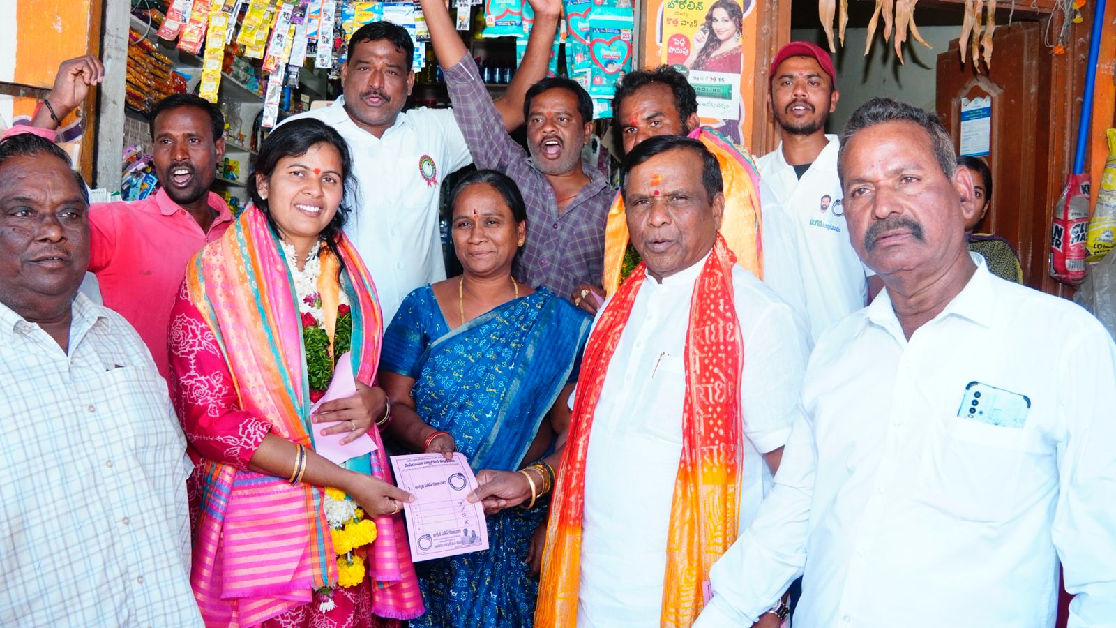 ప్రచారంలో పాల్గొన్న అర్బన్ ఎమ్మెల్యే..!