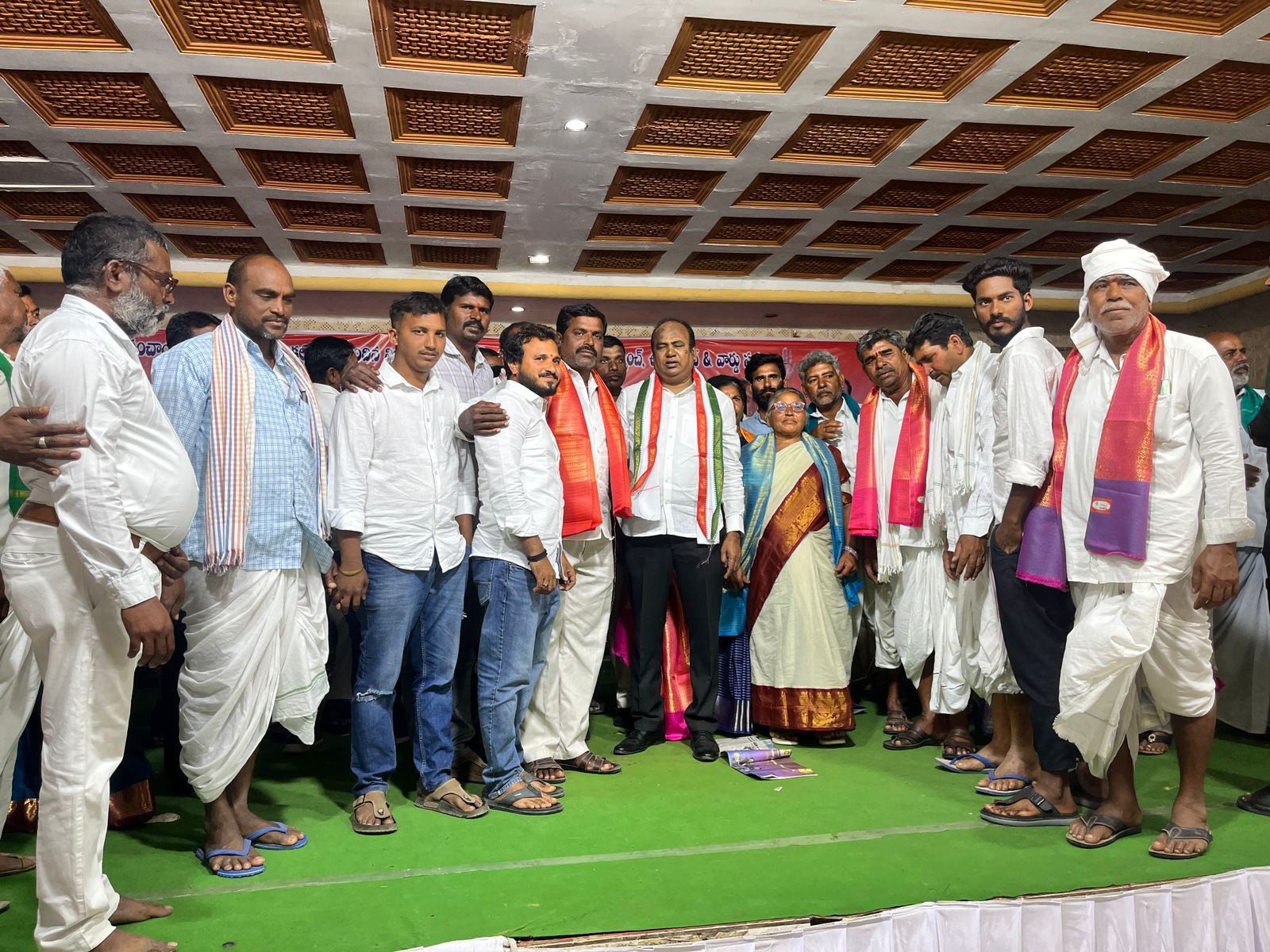 కొత్తగా ఎన్నికైన వారిని సన్మానించి రూరల్ ఎమ్మెల్యే..!