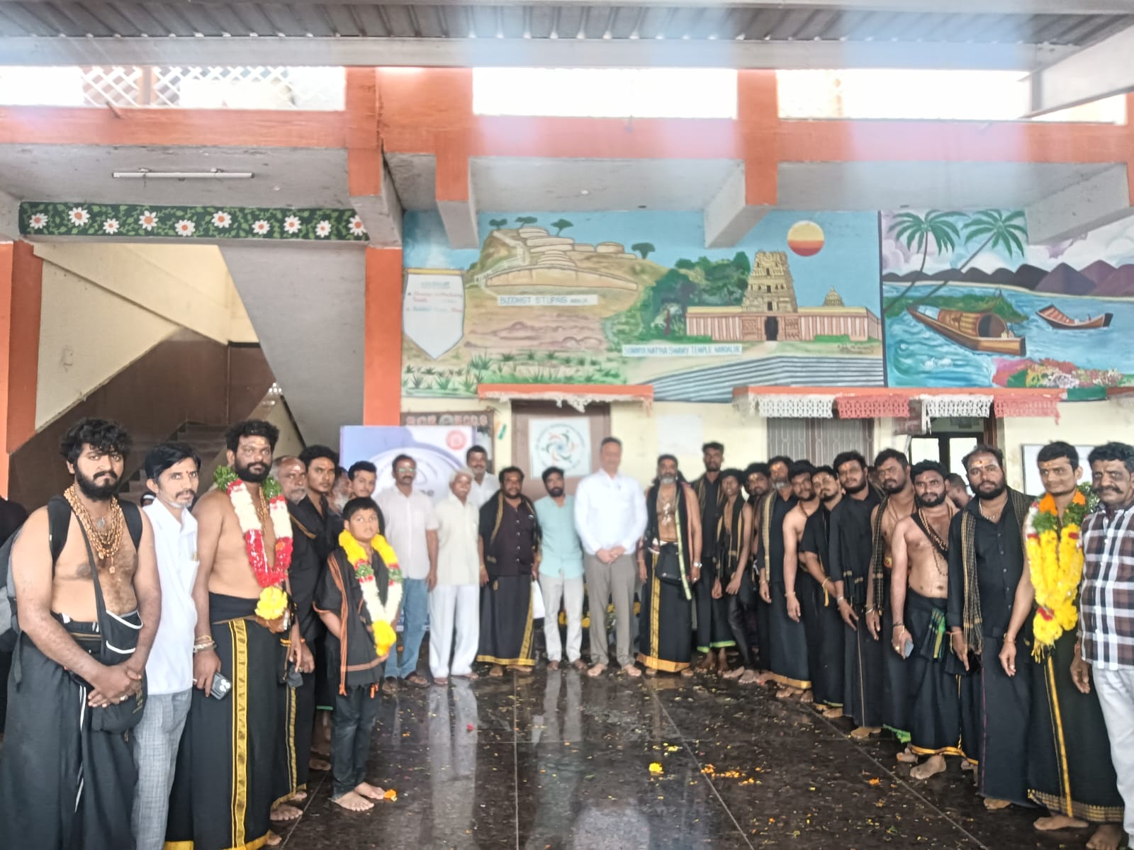 నందలూరు నుంచి శబరిమలైకి బయలుదేరిన అయ్యప్ప భక్తుల 25వ శబరి మలై యాత్ర