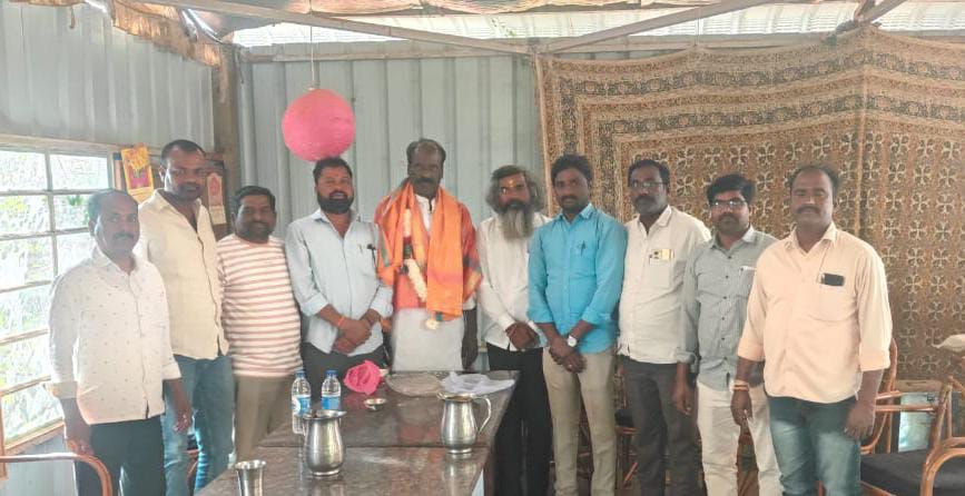 బీసీ జేఏసి ఆధ్వర్యంలో నూతన పర్వతాపూర్ గ్రామం పాపయ్య బసంతి సర్పంచ్ కు సన్మానం .