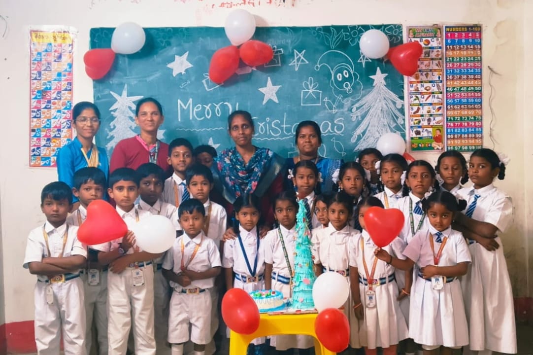 కిడ్స్ పార్క్ స్కూల్లో ముందస్తు క్రిస్మస్ సంబరాలు..!