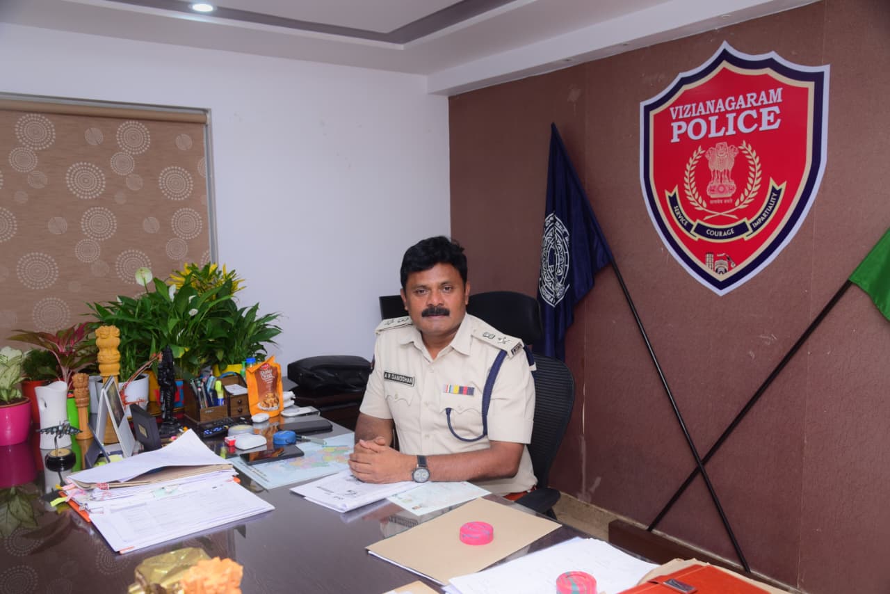 సైబరు మోసాలు, డిజిటల్ అరెస్ట్ పట్ల ప్రజలు అప్రమత్తంగా వ్యవహరించండివిజయనగరం జిల్లా ఎస్పీ ఎ.ఆర్.దామోదర్,ఐపిఎస్