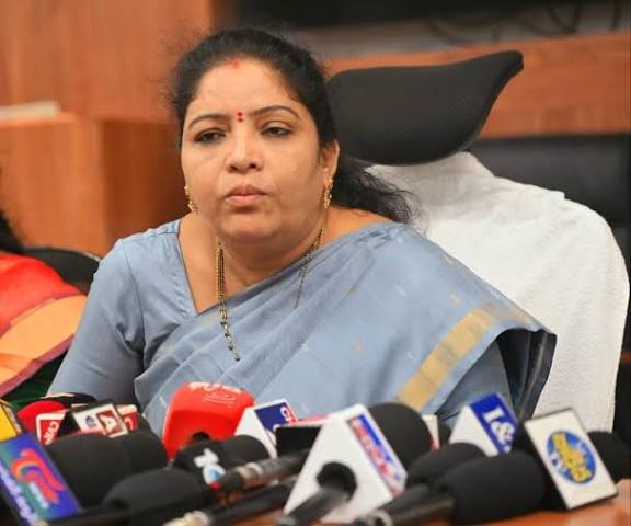 నెలరోజుల పాటు మనోవేధనకు గురయ్యాం: మంత్రి సంధ్యారాణి