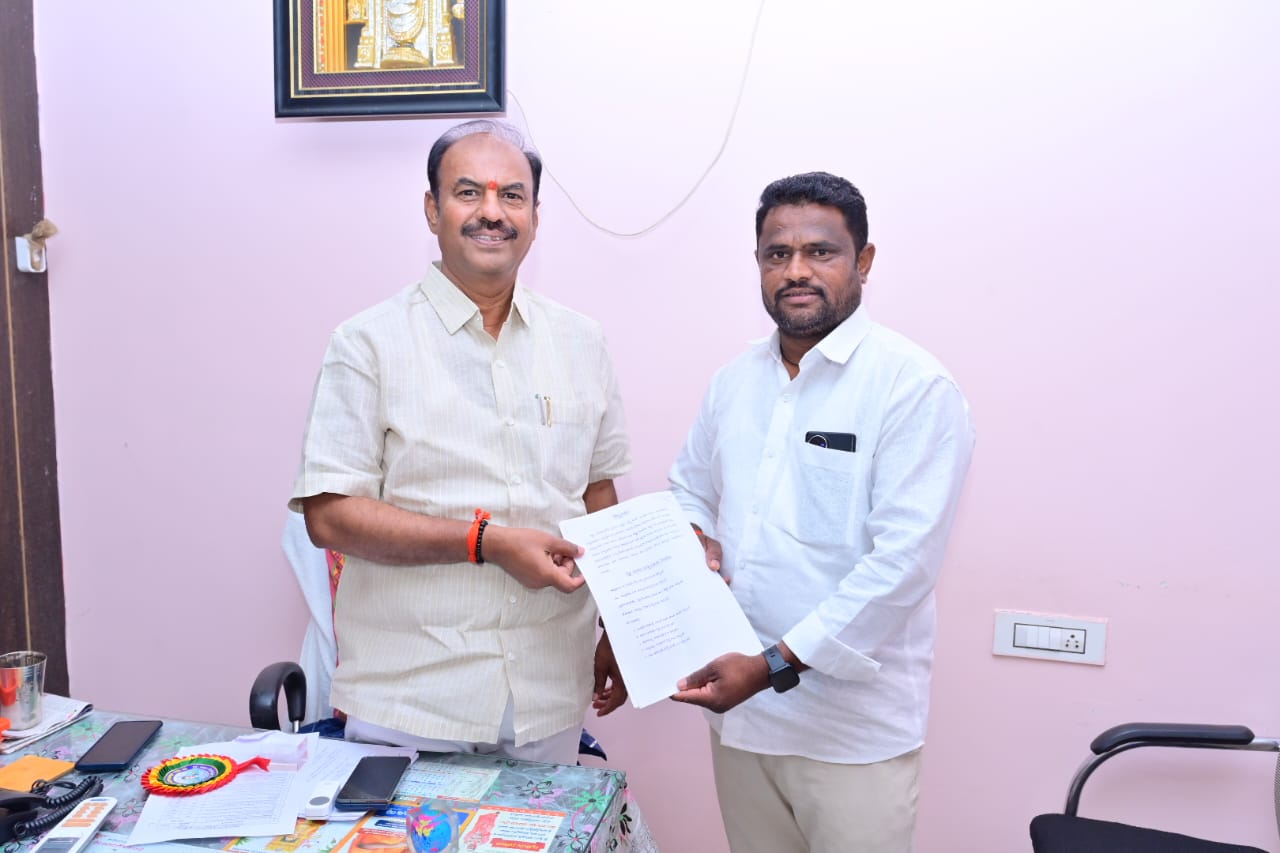 గట్టు మండల సర్పంచ్లు సంఘం అధ్యక్షుడు గా శ్రీరామ గౌడ్ నియామక పత్రం అందజేసిన ఎమ్మెల్యే