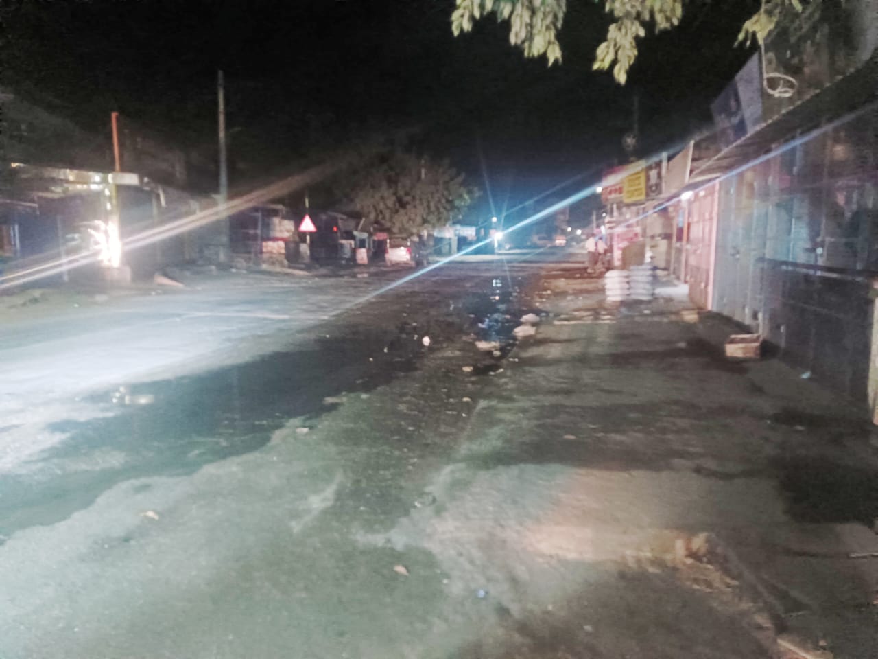 నందలూరులో ‘లైబా’ హోటల్ బరితెగింపు: రహదారిపైకి మురికి నీరు నరకప్రాయంగా ప్రయాణఓ