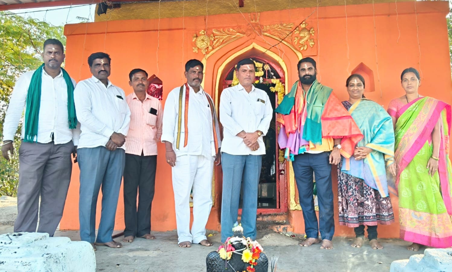 ఖండేబెల్లూరు పురాతన వెంకటేశ్వర ఆలయంలో డీసీసీ చీఫ్ ఏలే మల్లికార్జున్ దంపతుల ప్రత్యేక పూజలు…