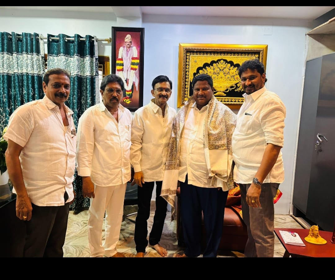 బివిసి ఛైర్మన్ చేతులమీదుగా బీజేపీ నాయకులు సుబ్బారావుకి సన్మానం