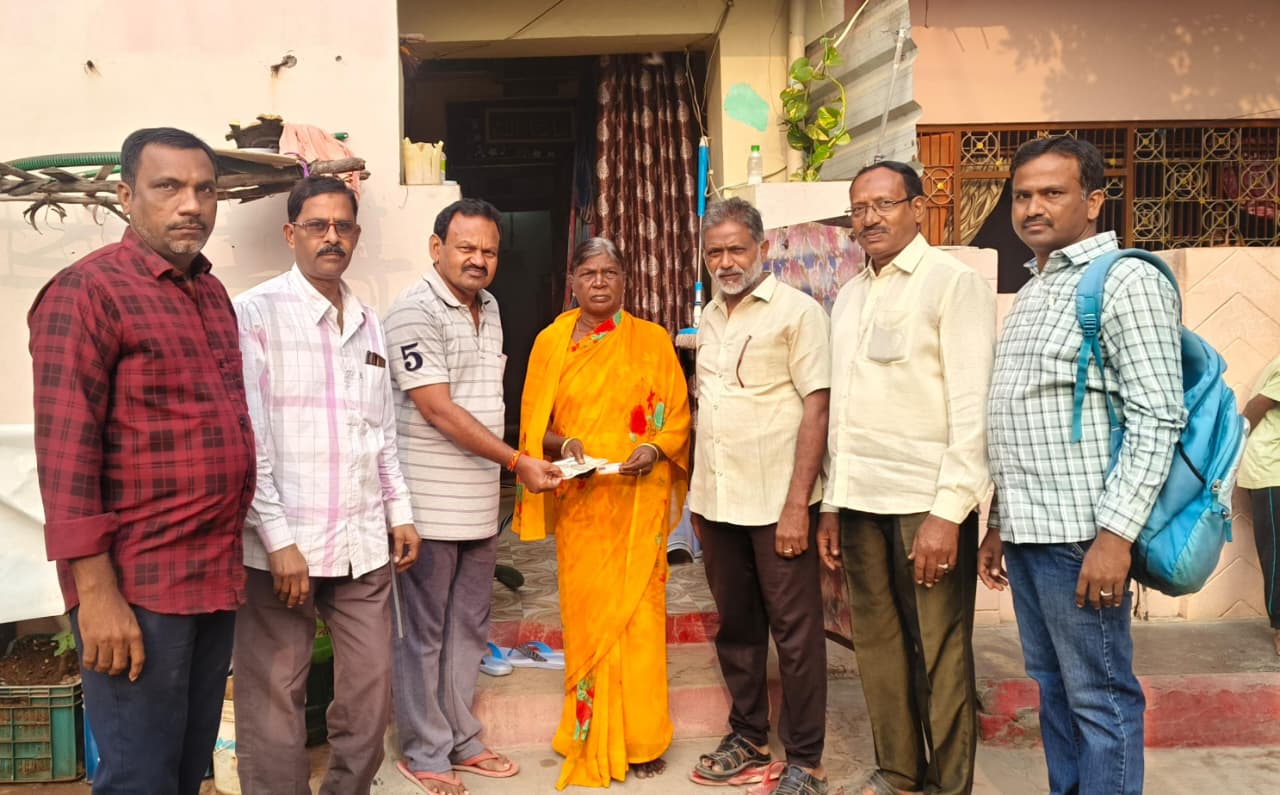 యర్రగొండపాలెంలో NTR భరోసా పింఛన్ లను పంపిణి చేసిన టీడీపీ నాయకులు…