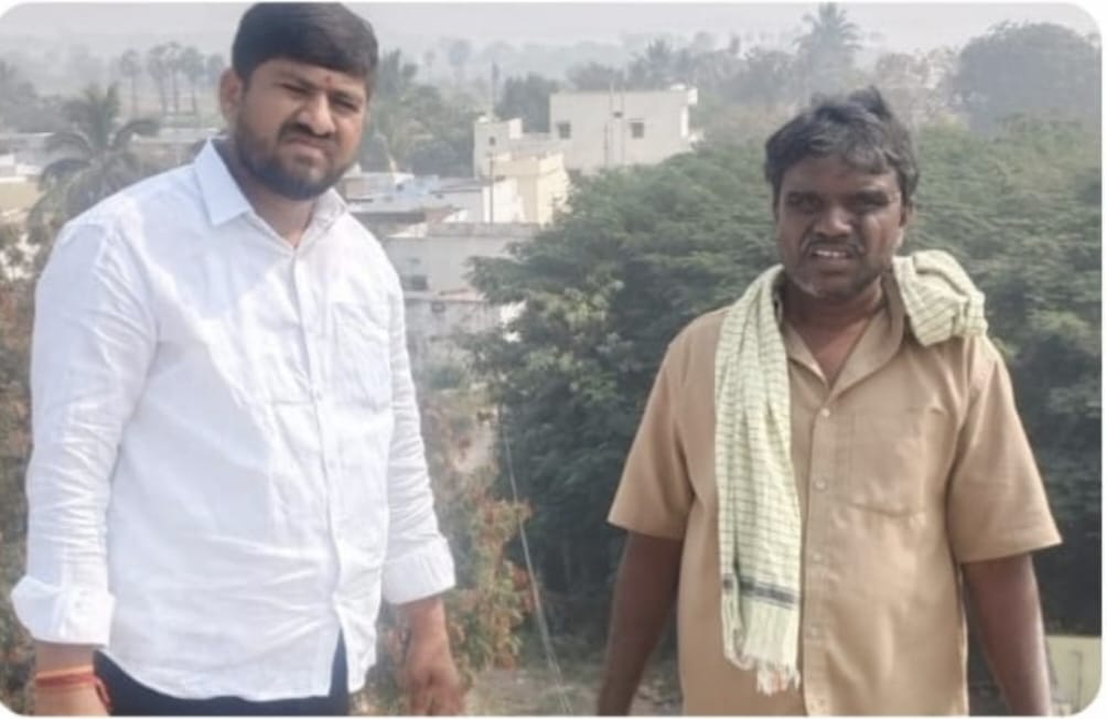 మిషన్ భగీరథ ట్యాంక్ ను శుభ్రం చేసిన అంగడిపేట సర్పంచి రమవత్ చిరంజీవి.