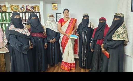 జహీరాబాద్ లోని మహిళా కాంగ్రెస్ కార్యాలయంలో నిరుపేద అమ్మాయి వివాహానికి ఆర్థిక సహాయం