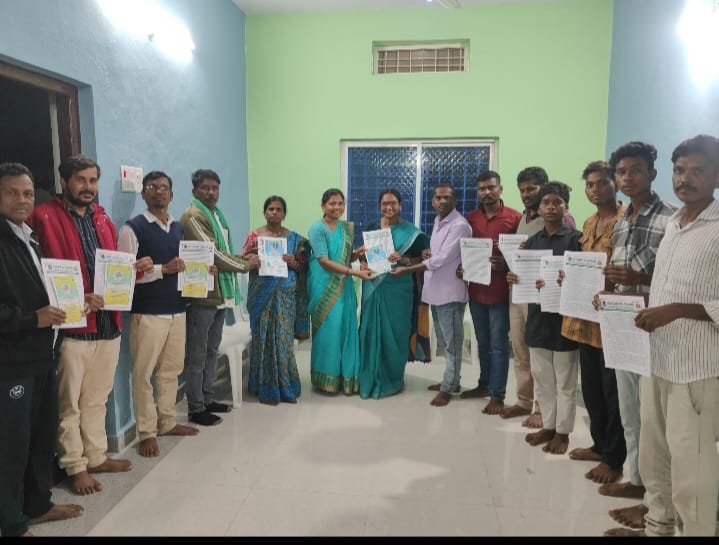 ఆదివాసీల ఆత్మ బంధువు హైమన్ డార్ఫ్ & బెట్టి ఎలిజబెత్ వర్ధంతి సభ పోస్టర్ ఆవిష్కరణ చేసిన ఆత్రం సుగుణక్క