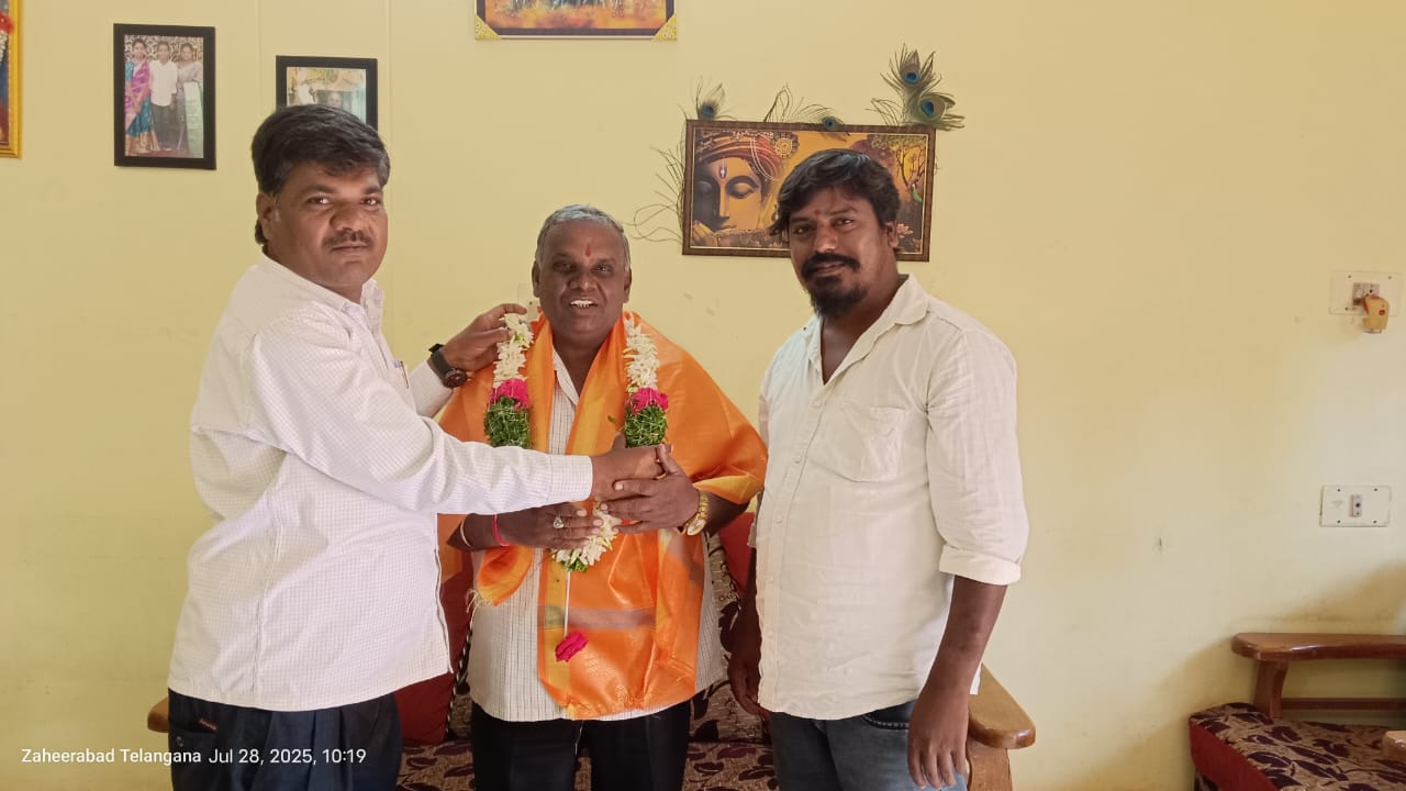 జహీరాబాద్ నియోజకవర్గం పరిధిలోని మహేంద్ర కాలనీ నుంచి కౌన్సిలర్ పదవికి పోటీ చేస్తున్న వై. జాన రెడ్డి