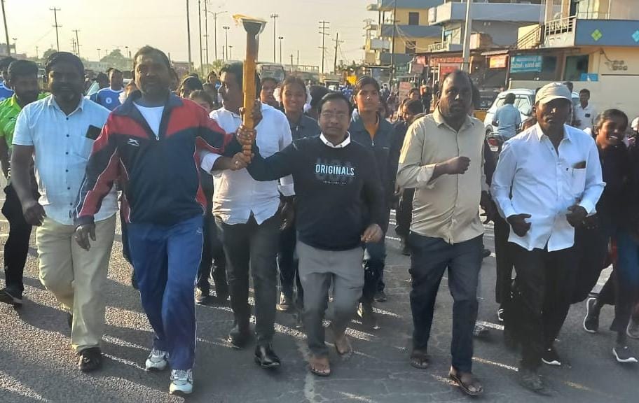 సీఎం కప్ ప్రతి ఒక్కరికీ ఆదర్శం..