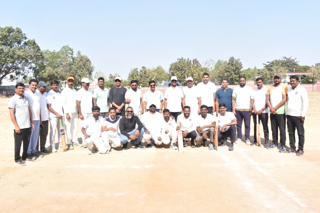 పోలీస్ వర్సెస్ ప్రెస్ ఫ్రెండ్లీ క్రికెట్ మ్యాచ్..