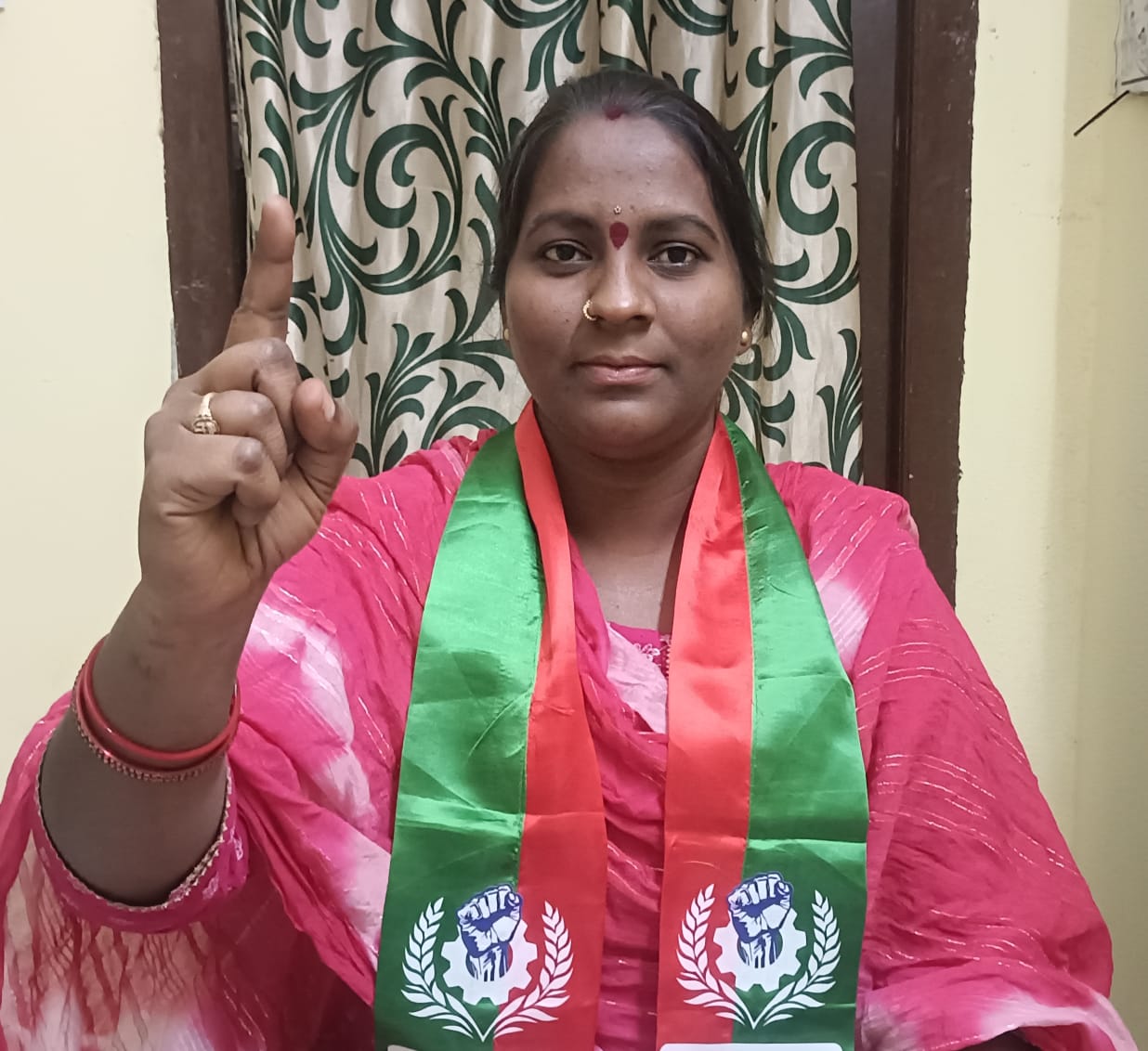 లిక్కర్ రాణి కవిత ఖబర్దార్