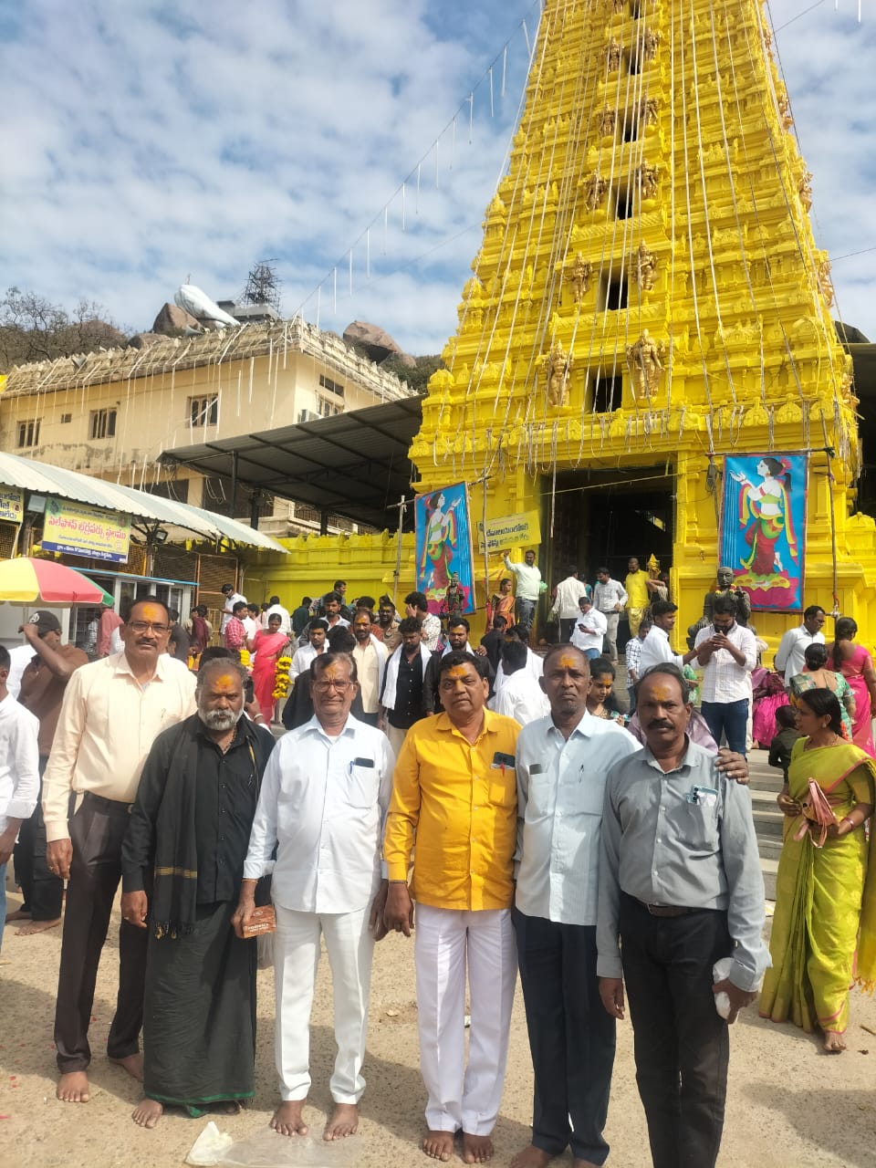 కొమరవెల్లి మల్లన్న, యాదాద్రి లక్ష్మీ నరసింహ స్వామిని దర్శించుకున్న ఎల్‌ఐసి ఏజెంట్లు