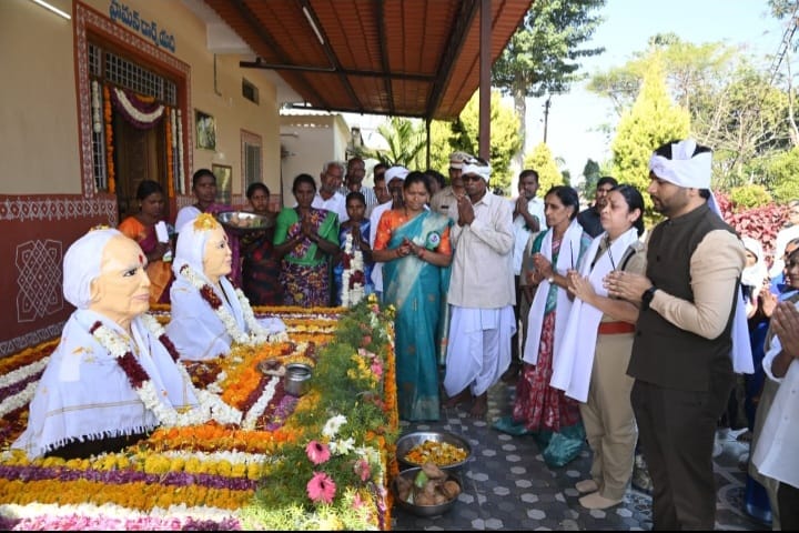 ఆదివాసీల ఆత్మబంధువులు ప్రొఫెసర్ హైమన్ డార్ఫ్ బెట్టి ఎలిజిబెత్ దంపతులు.