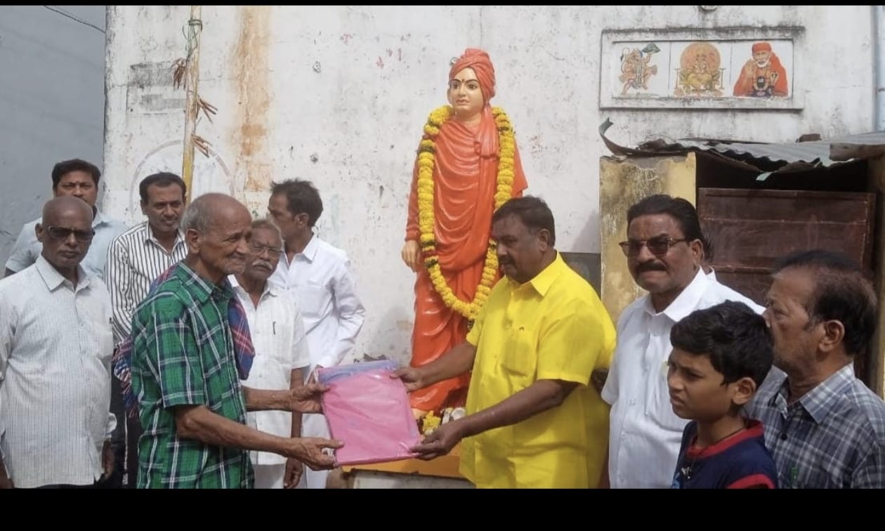 స్వామి వివేకానంద 143 జయంతి వేడుకల్లో మాజీ ఎమ్మెల్సీ బుద్ధ నాగ జగదీష్