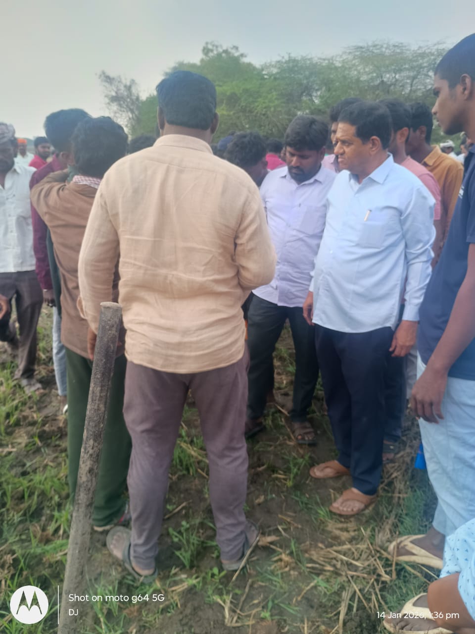 విద్యార్థిని పూజ మృతదేహానికి నివాళులు అర్పించిన