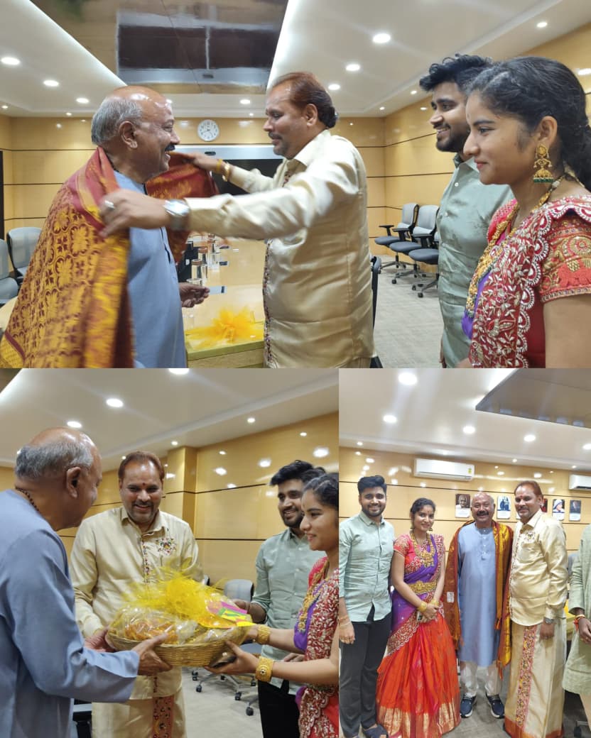 జీ ఎం ఆర్ కు సంక్రాంతి శుభాకాంక్షలు తెలిపిన జెడ్పీ ఛైర్పర్సన్ చిన్న శ్రీను మరియు సీరమ్మ..!