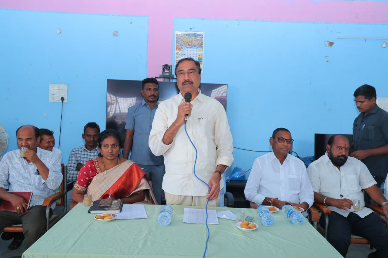 కల్యాణ లక్ష్మీ సిఎం సహాయ నిధి చెక్కులు పంపిణీ చేసినా ఎమ్మెల్యే