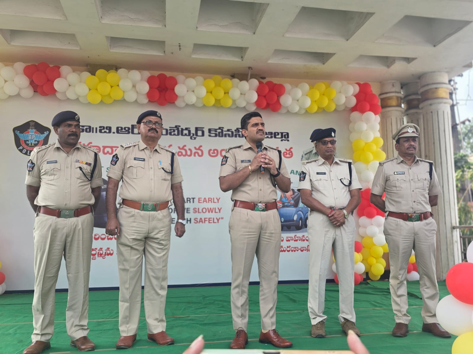 హెల్మెట్ వేసుకుంటే జీవితానికి భద్రం…