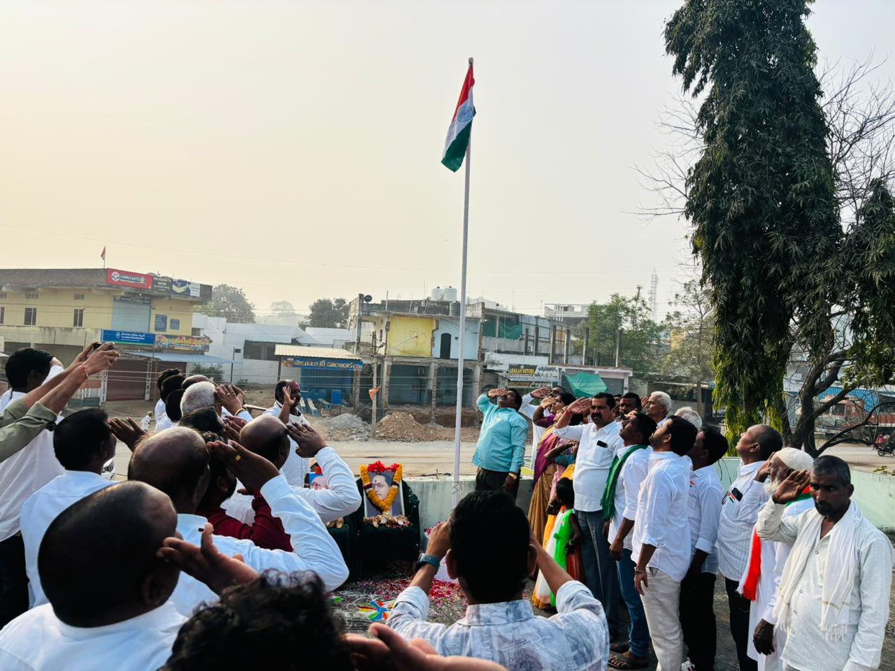 వ్యవసాయ మార్కెట్ కమిటీ లో ఘనంగా గణతంత్ర దినోత్సవ వేడుకలు…–జాతీయ జెండాను ఆవిష్కరించిన చైర్మన్ కవిత ప్రభాకర్