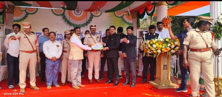 విజయనగరం ఎక్సలెన్స్: పశుసంవర్ధక శాఖ అసిస్టెంట్ డైరెక్టర్ టి. ధర్మారావుకు మెరిటోరియస్ సర్వీస్ అవార్డు